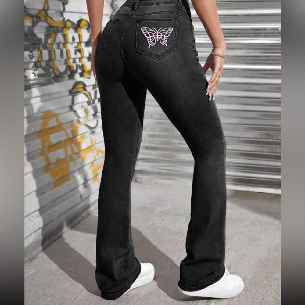Flare jeans with a butterfly on the pocket brand SHEIN color black size small